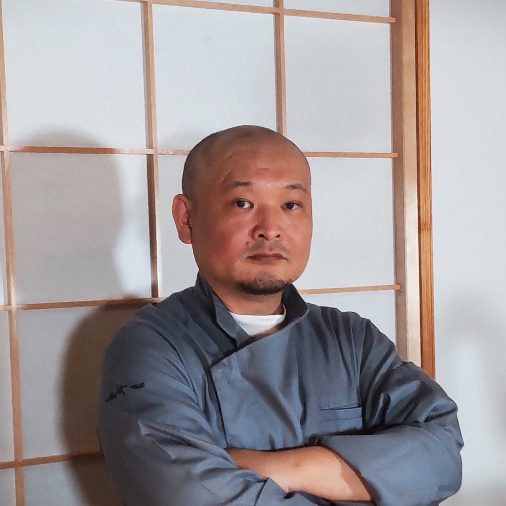Takeshi Moriyama is a chef of traditional Japanese cuisine. He is a man of gentle speech like a clergyman, and an athlete with an inner passion.